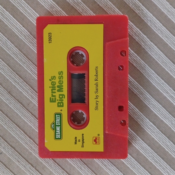 Vintage Sesame Street "Ernie's Big Mess" Book & Cassette Tape - Picture 2 of 4